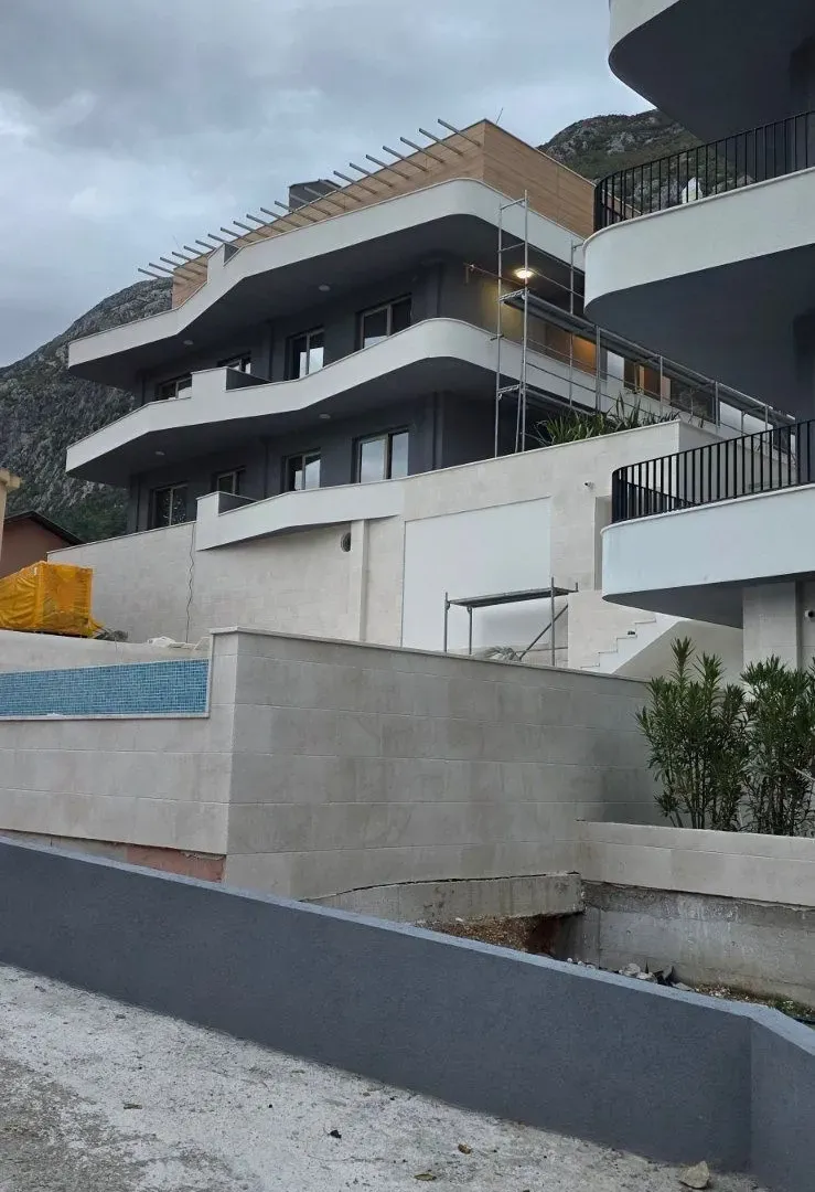 Sale, two bedroom apartment, 51m², Dobrota, Kotor