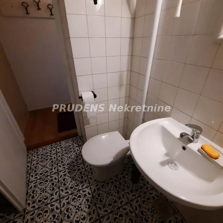 Izdavanje, jednosoban stan, 28m², Rakovica, Beograd
