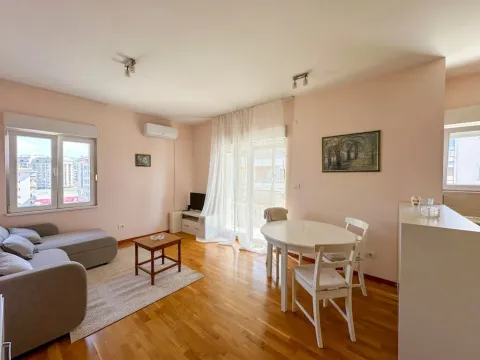 Rent, one bedroom apartment, 50m², City Kvart, Podgorica - image 1