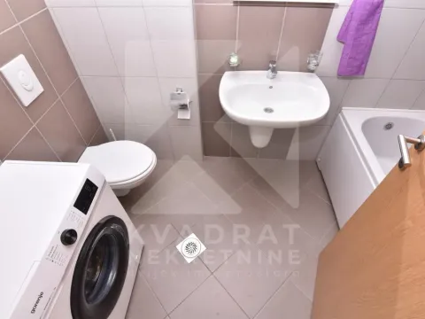 Izdavanje, dvosoban stan, 60m², Ljubović, Podgorica - image 11