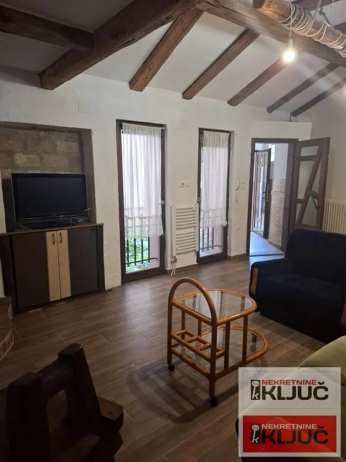 Izdavanje, jednosoban stan, 45m², Centar, Novi Sad