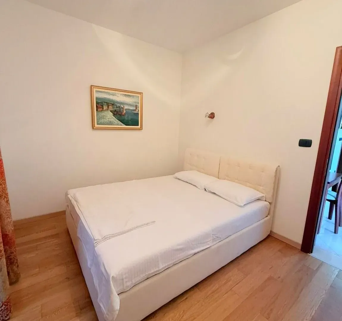 Izdavanje, dvosoban stan, 85m², Rafailovići, Budva