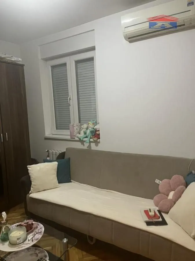 Izdavanje, garsonjera, 23m², Grbavica, Novi Sad Sve Podlokacije