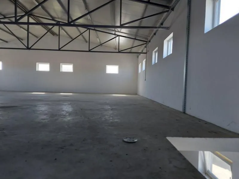 Rent, office space, 1500m², Batajnica, Beograd