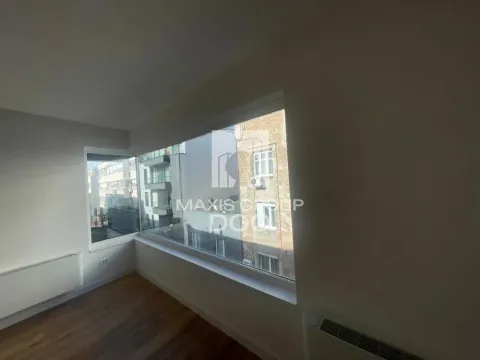 Prodaja, četvorosoban stan, 131m², Vračar Centar, Vračar Sve Podlokacije - image 5