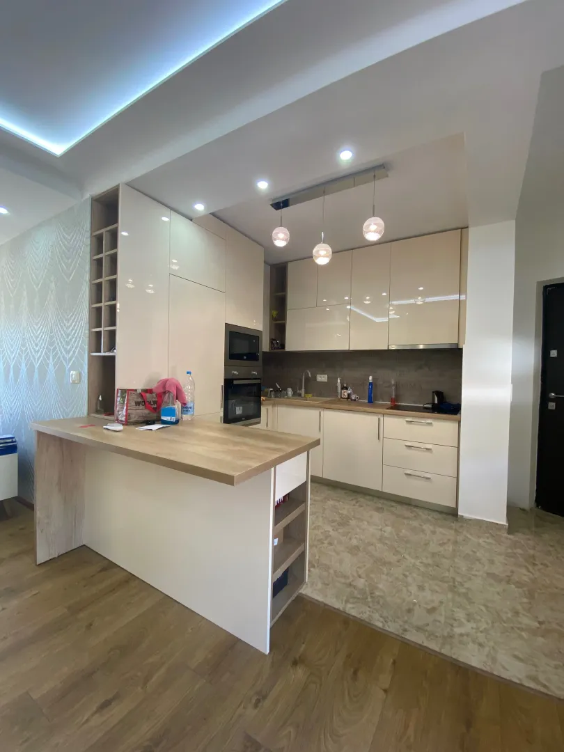 Izdavanje, jednosoban stan, 50m², Podkošljun, Budva