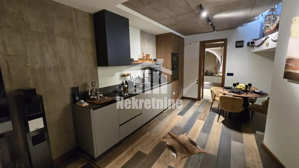 Sale, three bedroom apartment, 80m², Slavujev Venac, Zvezdara Sve Podlokacije