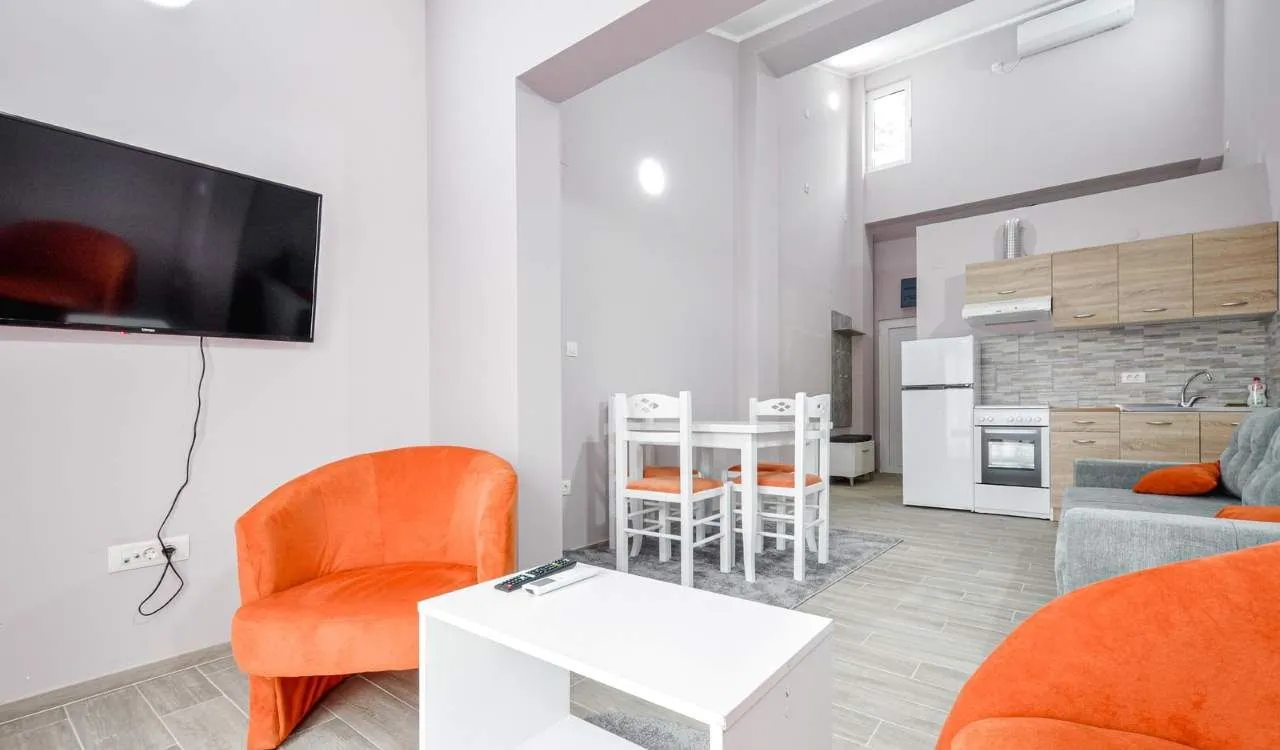 Prodaja, ugostiteljski objekat, 1256m², Podkošljun, Budva