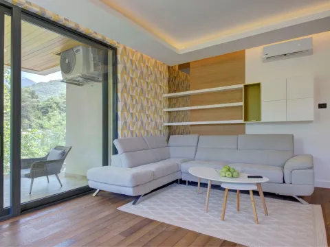 Prodaja, stan, 80m², Tivat, Crna Gora - image 9
