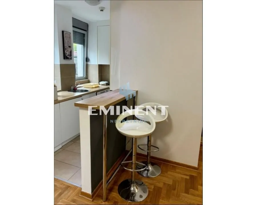 Rent, two bedroom apartment, 40m², Stari Grad, Beograd