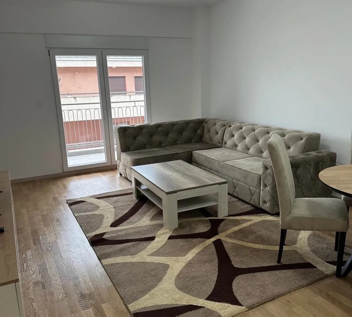 Izdavanje, jednosoban stan, 46m², Momišići, Podgorica