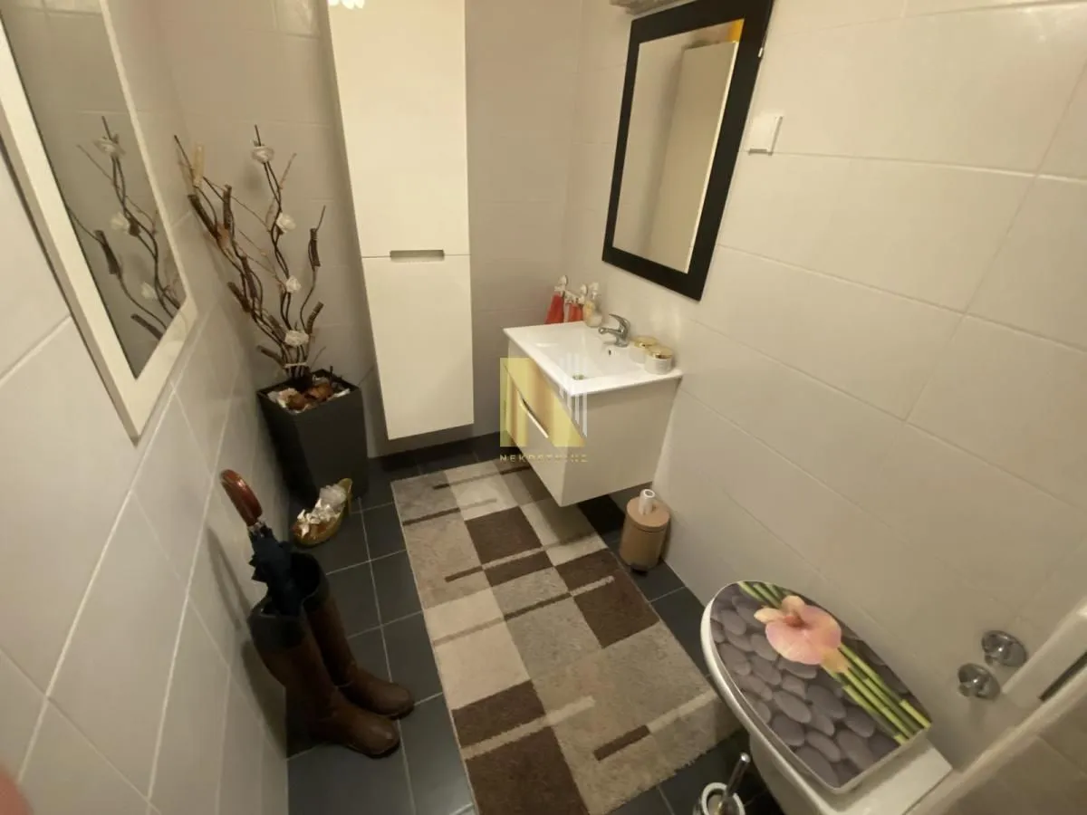 Prodaja, četvorosoban stan, 120m², Novo naselje, Novi Sad