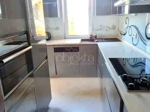 Izdavanje, stan, 110m², Tivat, Crna Gora - image 3