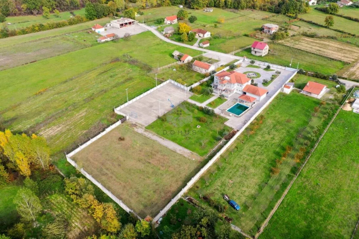Prodaja, kuća, 560m², Danilovgrad, Crna Gora