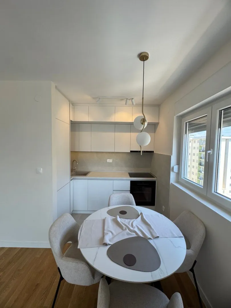 Izdavanje, jednosoban stan, 41m², Pobrežje, Podgorica