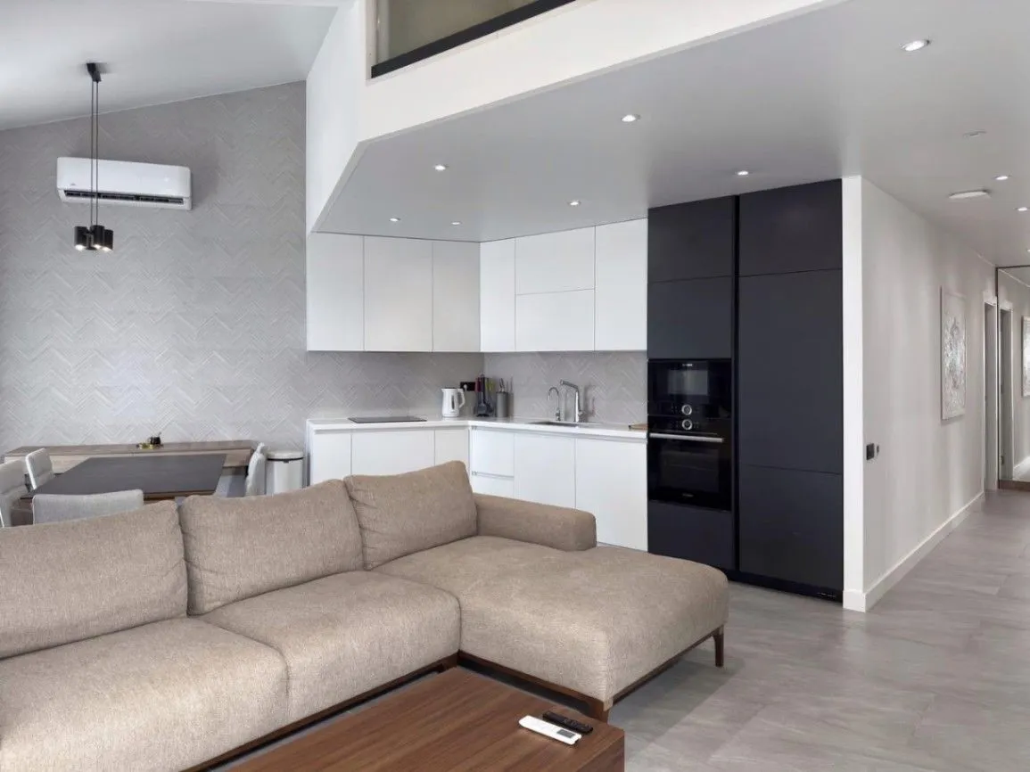 Prodaja, dvosoban stan, 185m², Pod Kuk, Tivat