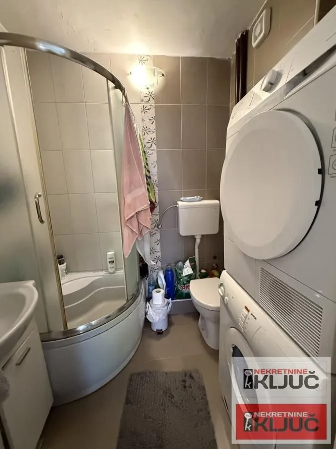 Prodaja, dvosoban stan, 61m², Novo naselje, Novi Sad