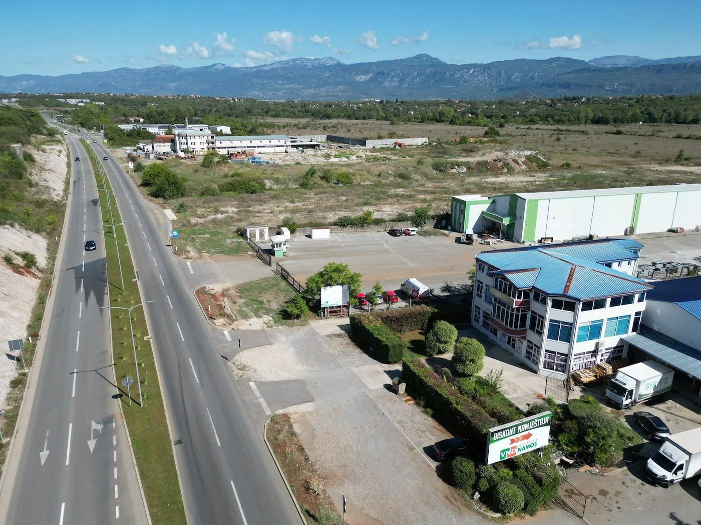 Rent, office space, 900m², Mareza, Podgorica