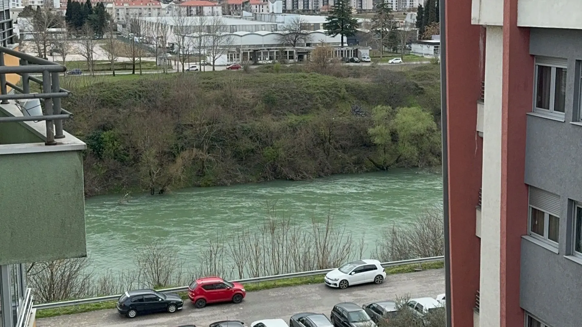 Izdavanje, jednosoban stan, 50m², Krivi Most, Podgorica