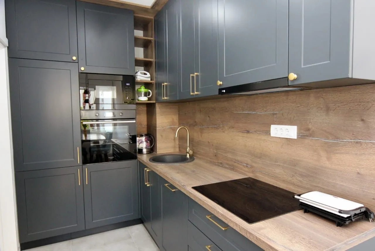 Izdavanje, dvosoban stan, 73m², Centar, Tivat