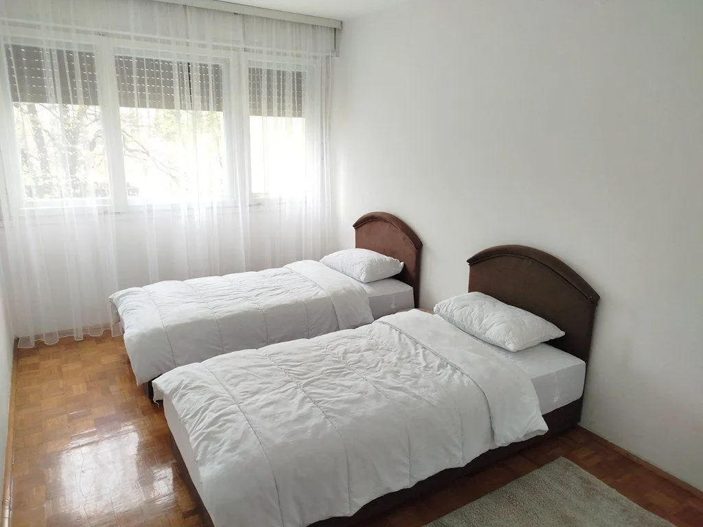 Izdavanje, dvosoban stan, 70m², Ljubović, Podgorica