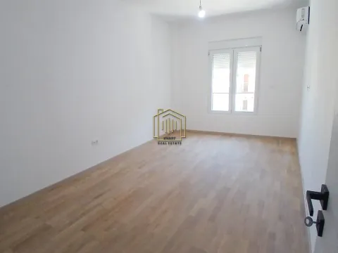 Prodaja, jednosoban stan, 57m², Momišići, Podgorica - image 9