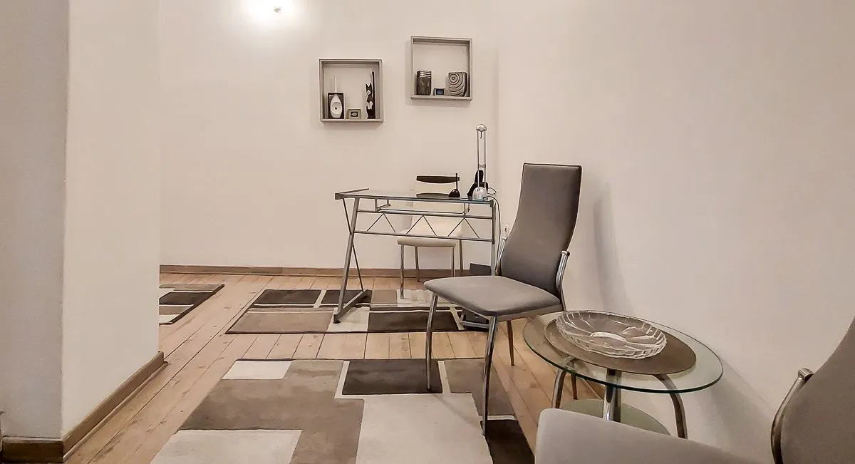 Izdavanje, poslovni prostor, 40m², Vračar Sve Podlokacije, Beograd