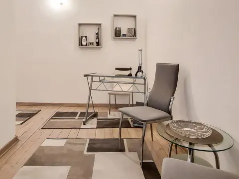Izdavanje, poslovni prostor, 40m², Vračar Sve Podlokacije, Beograd - image 2