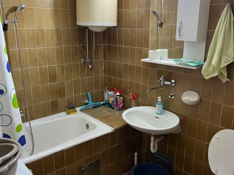 Rent, two bedroom apartment, 76m², Stari Aerodrom, Podgorica - image 10