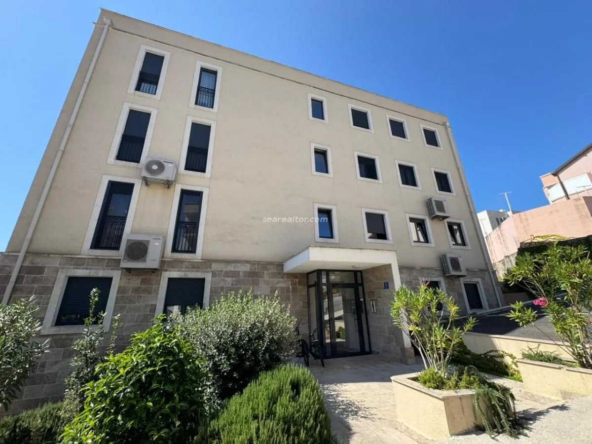 Prodaja, dvosoban stan, 76m², Tivat, Crna Gora