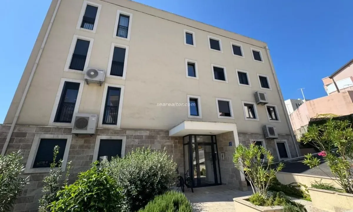 Prodaja, dvosoban stan, 76m², Tivat, Crna Gora
