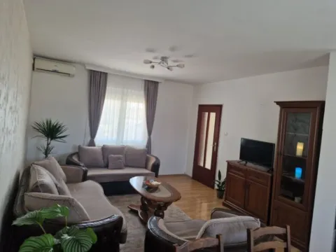 Izdavanje, kuća, 105m², Tološi, Podgorica - image 8