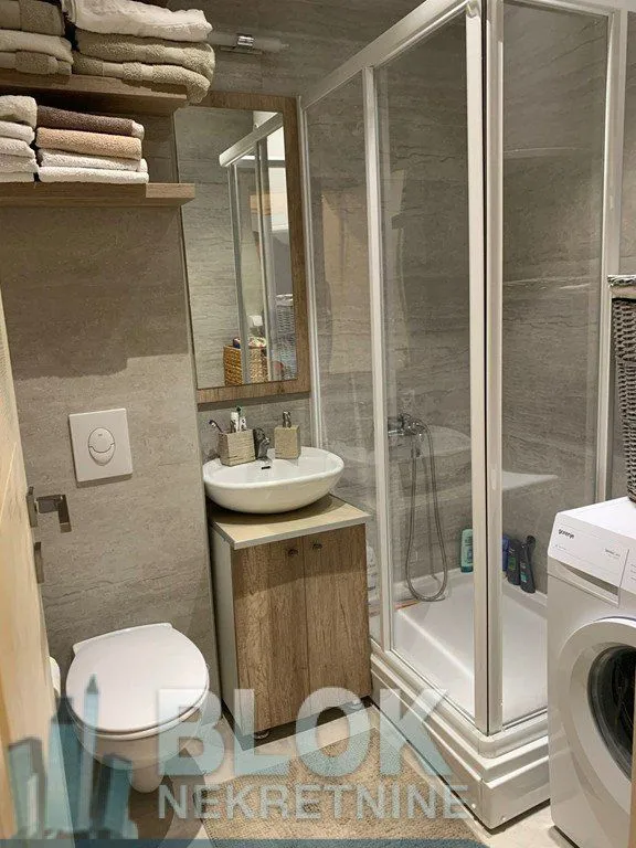 Izdavanje, dvosoban stan, 74m², Zabjelo, Podgorica