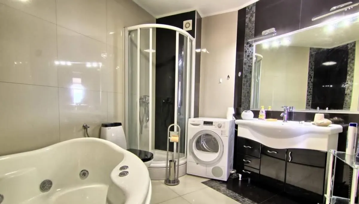 Prodaja, trosoban stan, 120m², Bulevar patrijarha Pavla, Novi Sad Sve Podlokacije