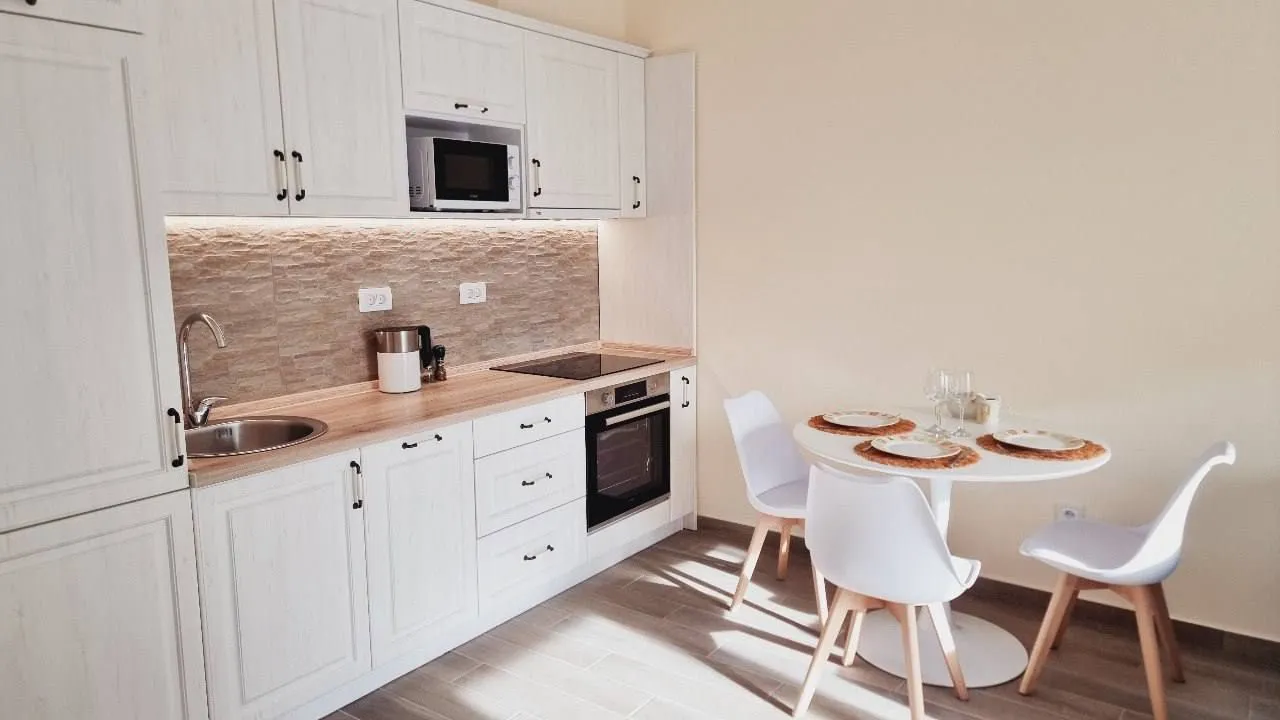 Rent, one bedroom apartment, 49m², Bečići, Budva