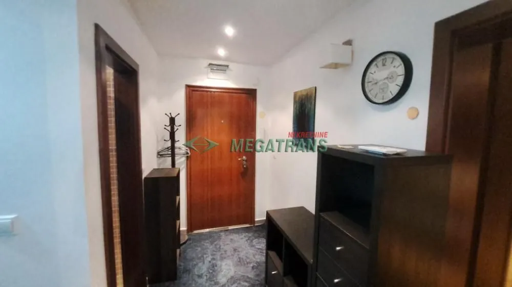 Izdavanje, dvosoban stan, 69m², Centar, Novi Sad