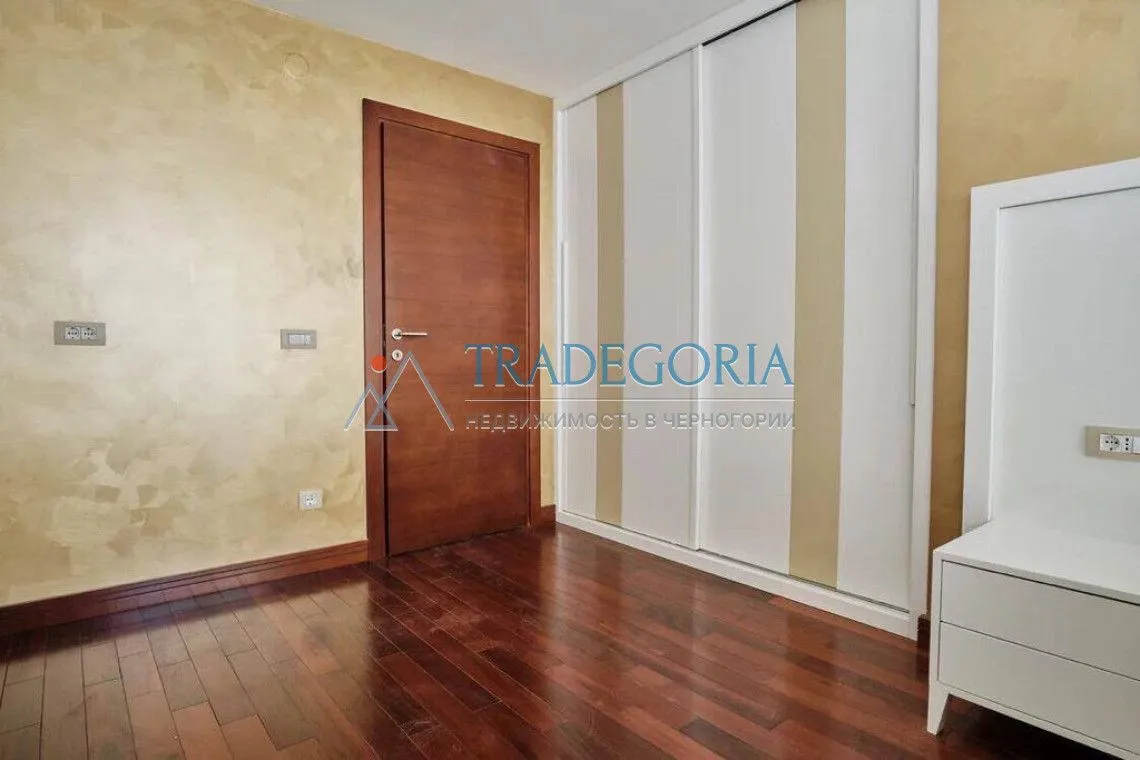 Prodaja, trosoban stan, 350m², Rafailovići, Budva