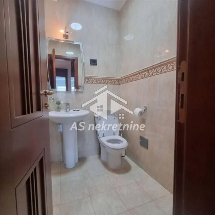 Rent, three bedroom apartment, 120m², Stari Grad, Beograd