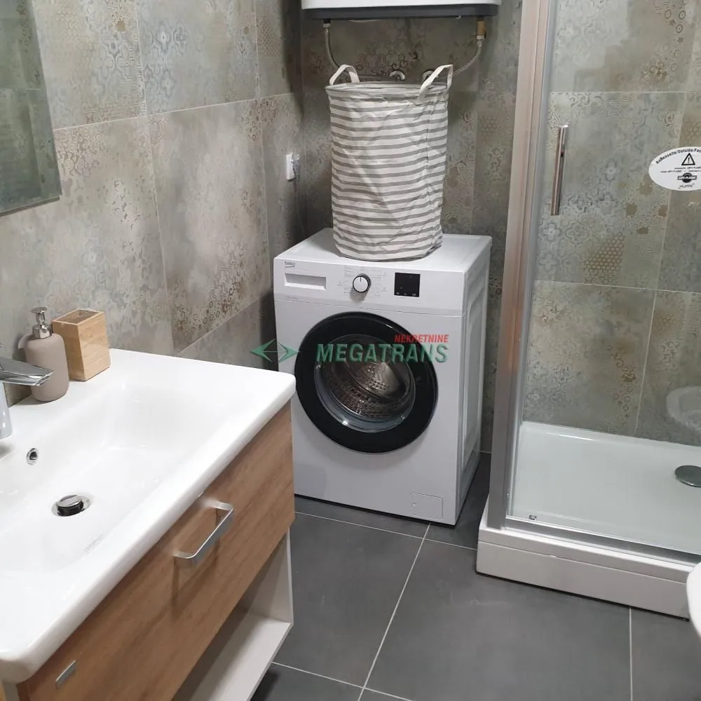 Izdavanje, trosoban stan, 70m², Novi Sad Sve Podlokacije, Novi Sad
