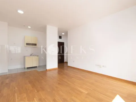 Izdavanje, jednosoban stan, 43m², City Kvart, Podgorica - image 2