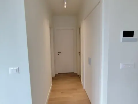 Izdavanje, trosoban stan, 77m², Savski Venac, Beograd - image 4