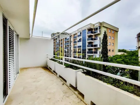 Izdavanje, trosoban stan, 115m², Momišići, Podgorica - image 10