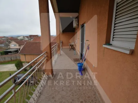 Izdavanje, trosoban stan, 100m², Masline, Podgorica - image 10