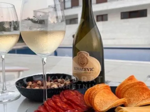 Izdavanje, jednosoban stan, 73m², Obala Đuraševića, Tivat - image 16