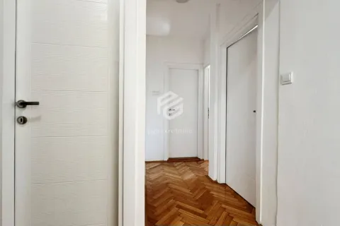 Izdavanje, dvosoban stan, 75m², Pobrežje, Podgorica - image 14
