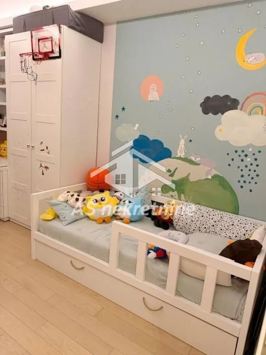 Izdavanje, četvorosoban stan, 103m², Stari Grad, Beograd