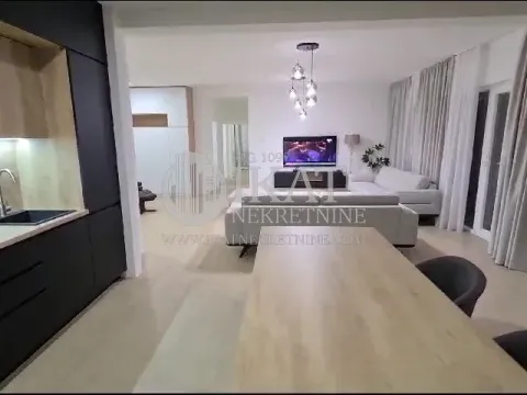 Izdavanje, četvorosoban stan, 160m², Savski Venac, Beograd - image 4