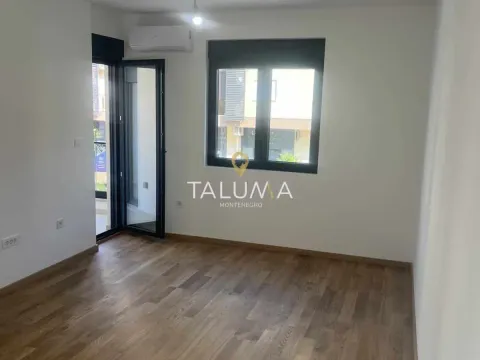 Rent, two bedroom apartment, 53m², City Kvart, Podgorica - image 1