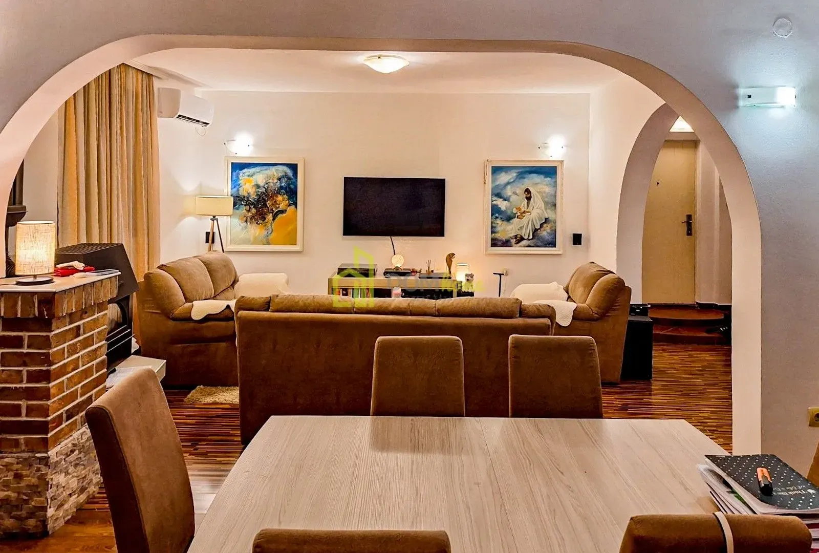 Sale, house, 220m², Masline, Podgorica