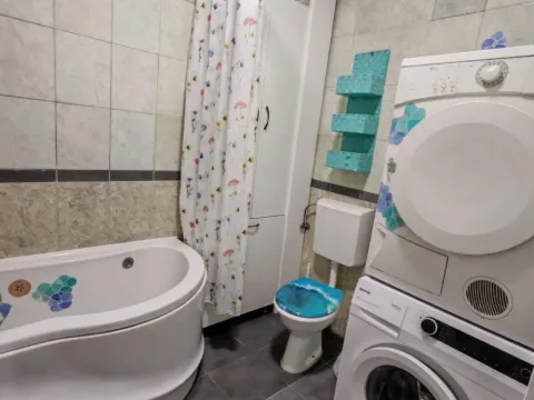 Izdavanje, četvorosoban stan, 120m², Petlovo Brdo, Beograd - image 7